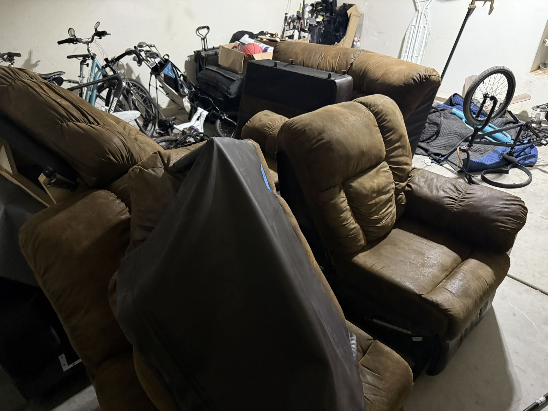 Sections couch (6) Person Recliner