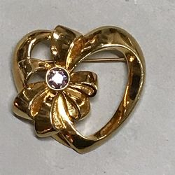 Vintage AVON brooch Gold plated heart with beautiful crystal stone
