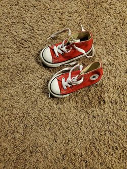 Toddler converse shoes size 7c