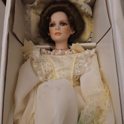 2 Ceramic DOLLS BRAND NEW 