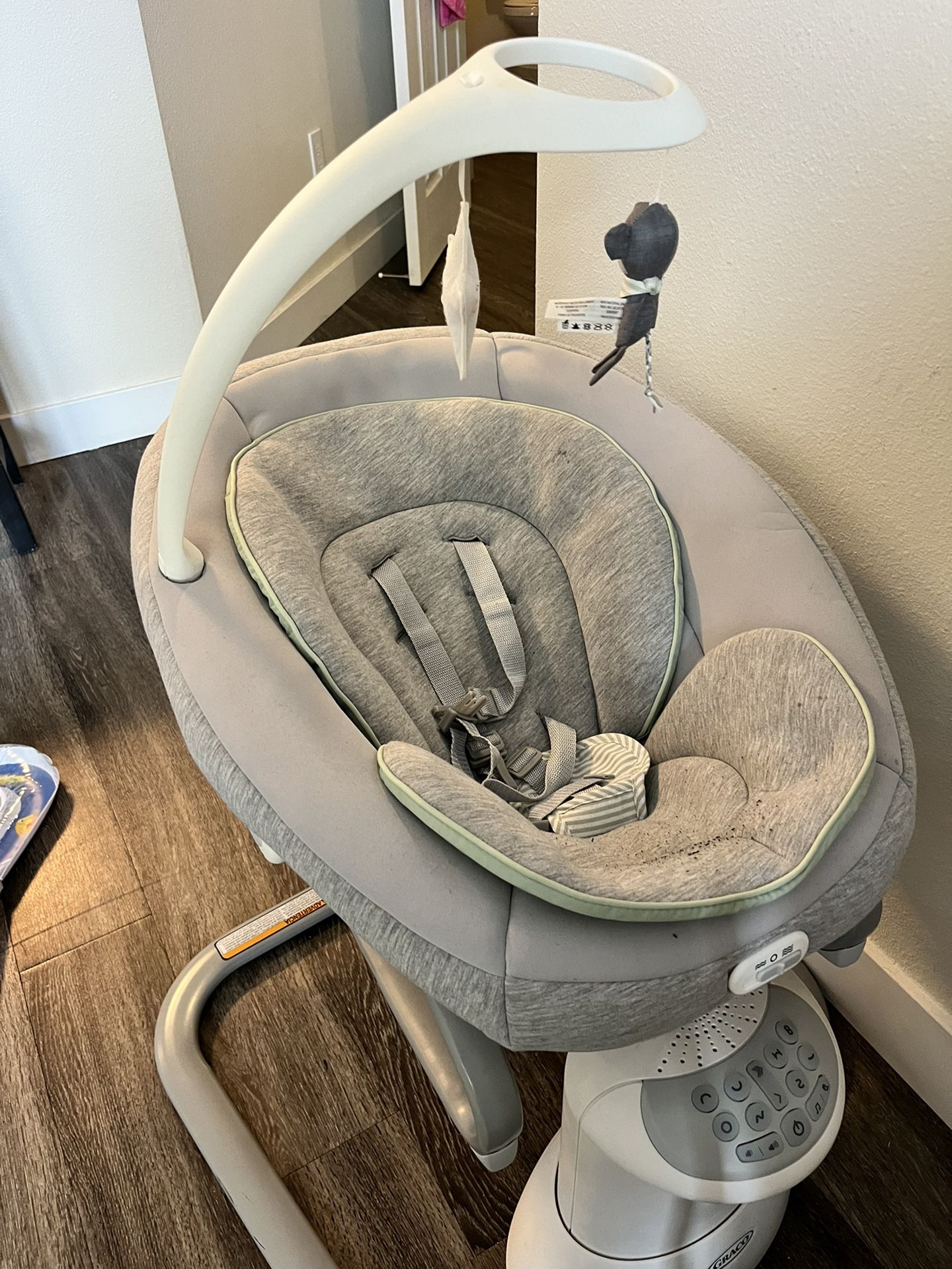 Graco Soothe my way swing with removable rocker