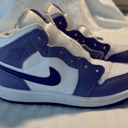 Jordan 1 Mid PS Size 13C Dusty Amethyst Court Purple Kids Sneakers