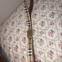 Burberry belt (women)