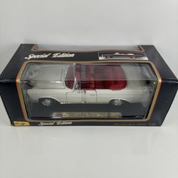 Maisto Special Edition Mercedes-Benz 280SE 1966 1:18 Diecast Model #46629 NEW