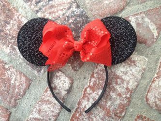 Minnie Mouse ears