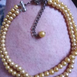 Antique Pearl Necklace (Not Real)