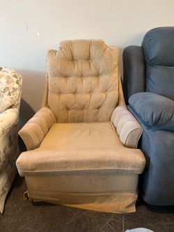 Vintage Button-Tufting Club Chair