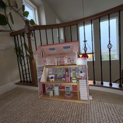 Doll House 