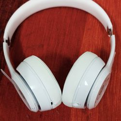 Beats Solo 3 Wireless on-ear Headphones