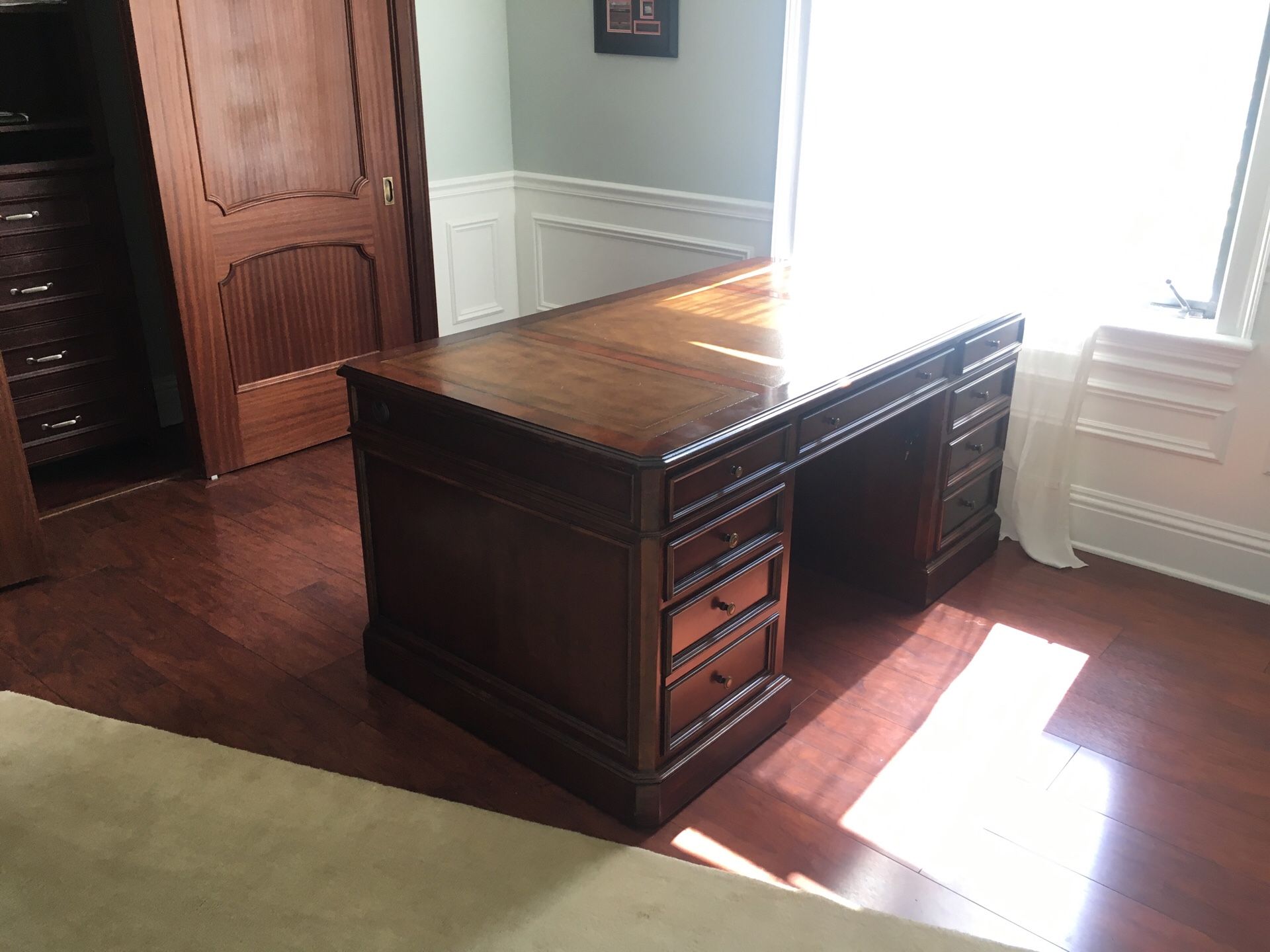 Buckley Leather Top Desk by Ethan Allen for Sale in Miami, FL OfferUp