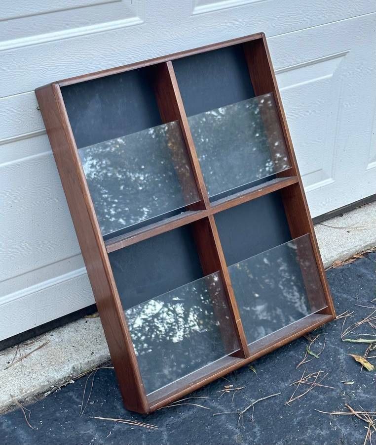 Bretford 4 Pocket Wood Wall Magazine Holder Display Rack Storage Shelf Organizer Clear Acrylic Front For Newspaper Pamphlet Menu Brochure Bulletin Boo