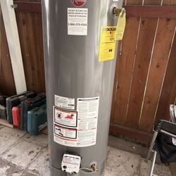 Performance 40 Gal. Tall 38,000 BTU Ultra Low NOx (ULN) Natural Gas Water Heater