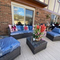 Very Gorgeous Patio furniture brand New  In a box