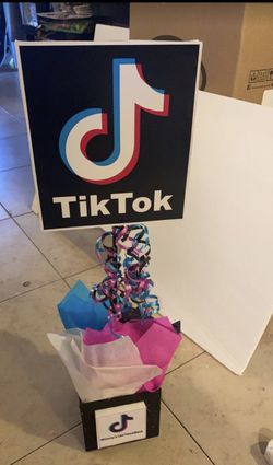 Tik Tok Center Piece$10 Each