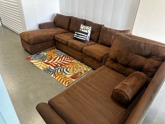 BROWN SECTIONAL COUCH & LOUNGE W/ FREE DELIVERY