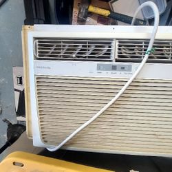 Ac Window Unit Used For Workshop Area Moving No Longer Need For It