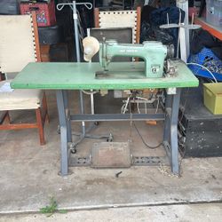 Consew 220 Sewing Machine
