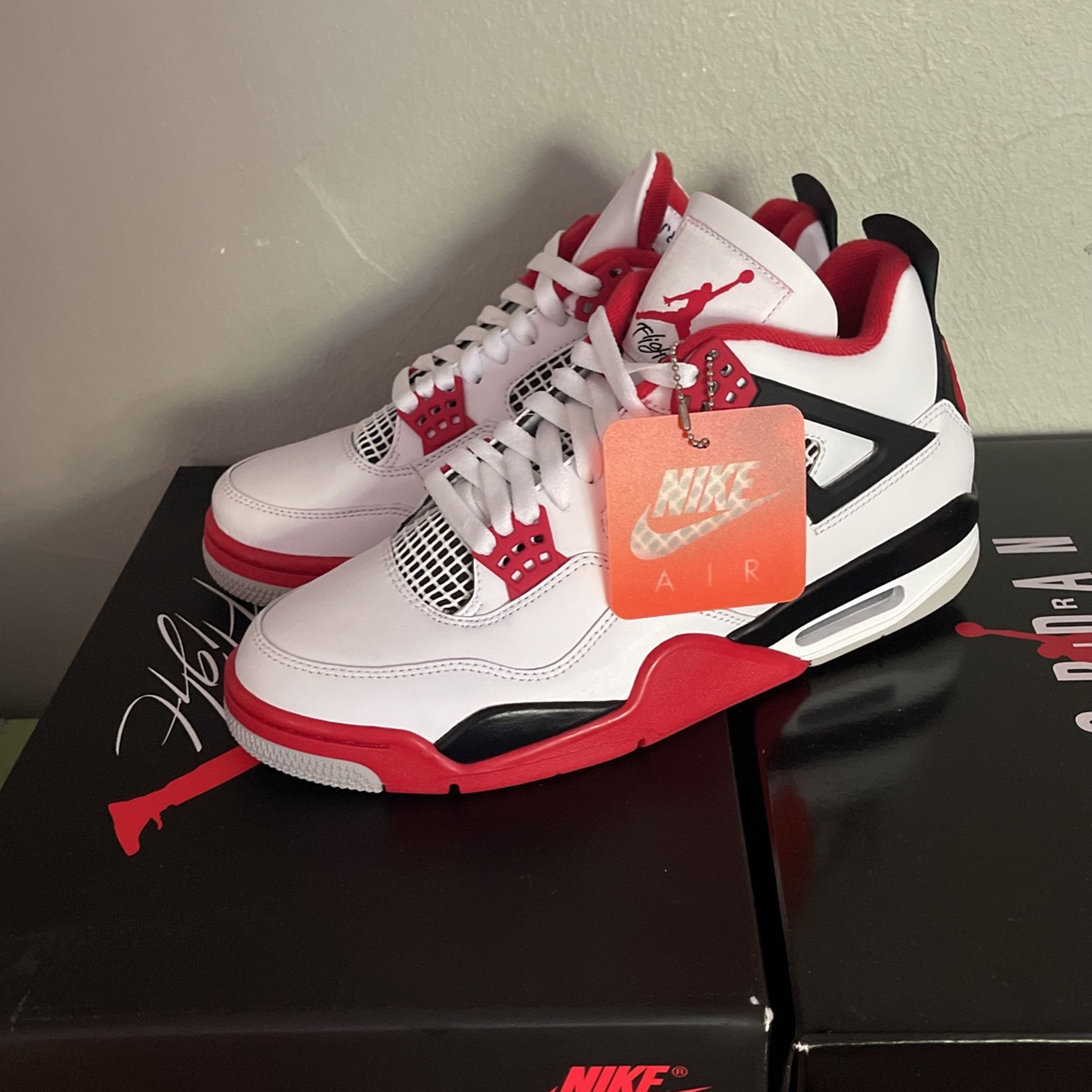 Jordan 4 Retro Fire Red (2020) 9M/10.5W display picture 1