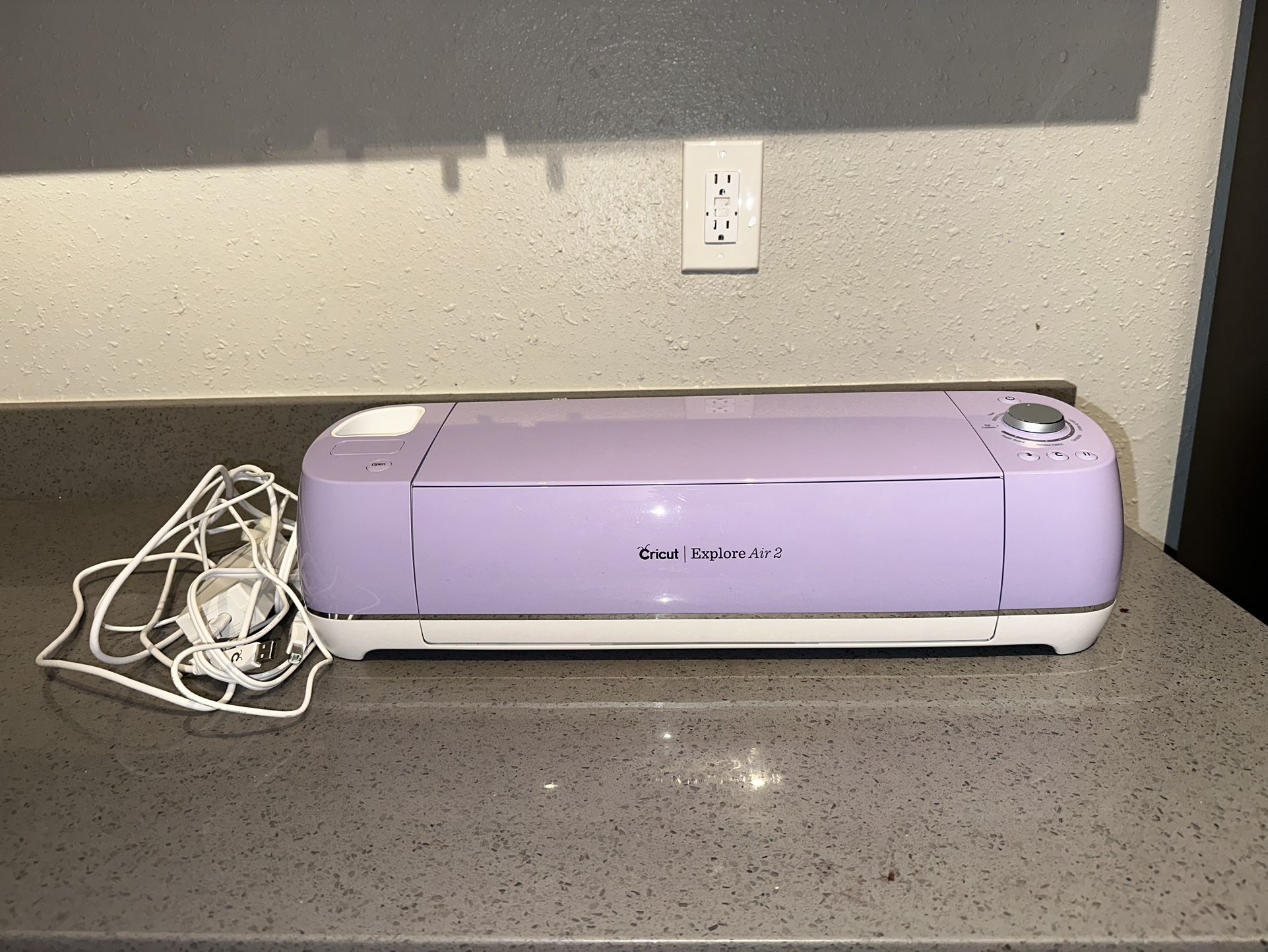 Cricut shops Explore Air 2 (Lilac)