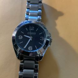 Women Coach watch excellent condition  Just need battery  Fast shipping