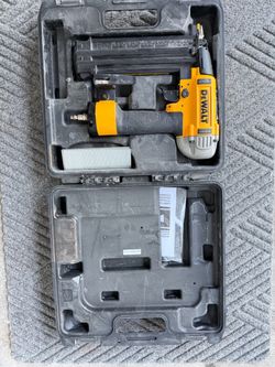 DEWALT 18 Gauge Brad Nailer – DWFP12233