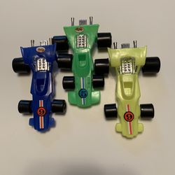 3 Vintage Toy PLASTIC RACE CARS #’s 824 & 825 made in HONG KONG  mfgr Unknown 