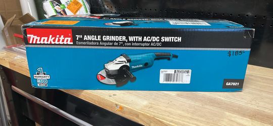 Makita 15 Amp 7 in. Corded Angle Grinder with Grinding wheel, Side handle and Wheel Guard