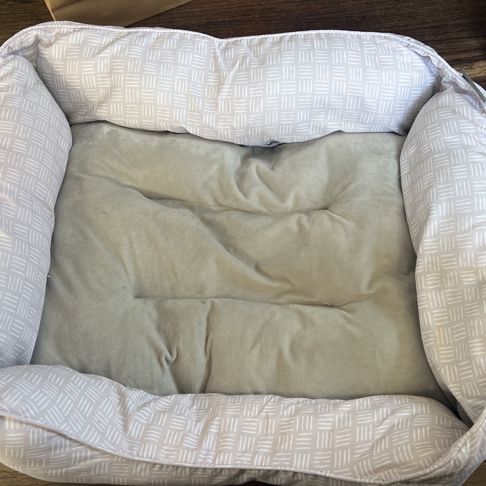 Cat Bed / Dog Bed