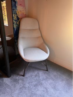 Captain Chair