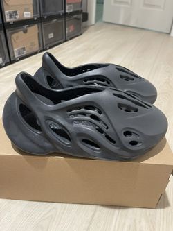 Used a Couple  Hours Foam Rnner Onyx Size 6 men