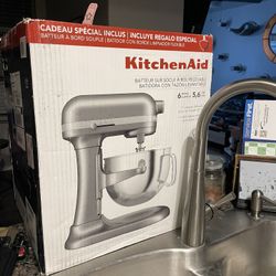 Brand New Kitchen Aid Stand Mixer