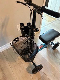 Kneerover knee scooter
