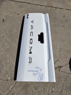 Toyota Tacoma tailgate Oem