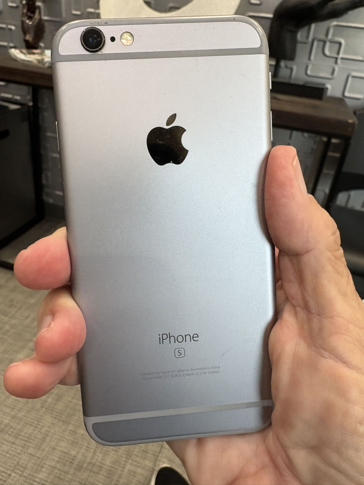 iPhone SE. Works Great. No Scratches Or Chips. Great Condition. $75.00