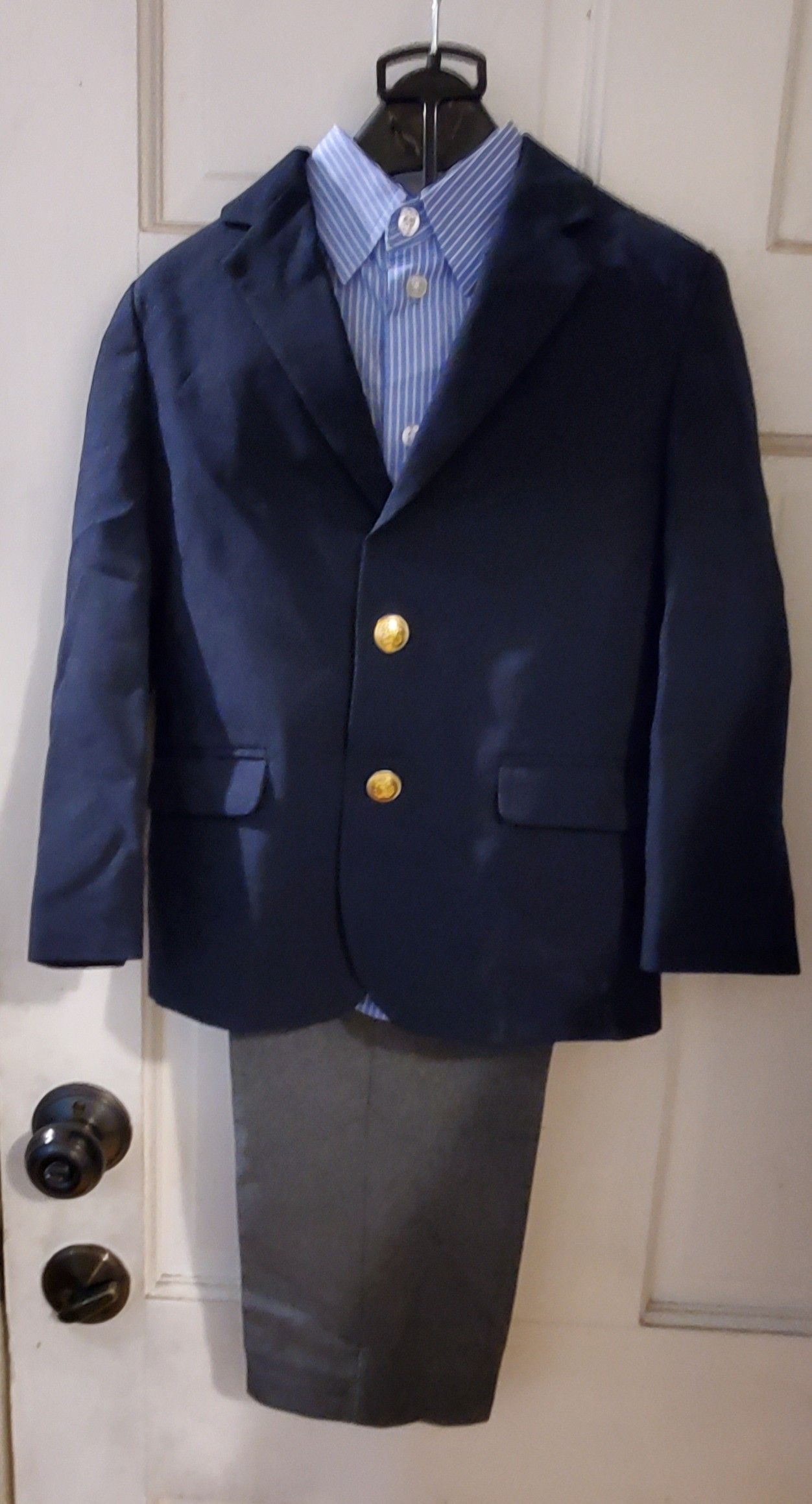 Boys 3pc suit brand new size 5