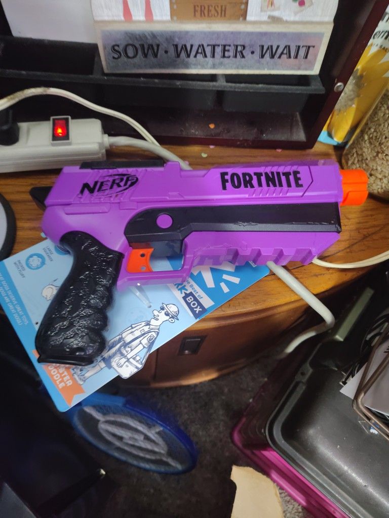 Fortnight Nerf 🔫