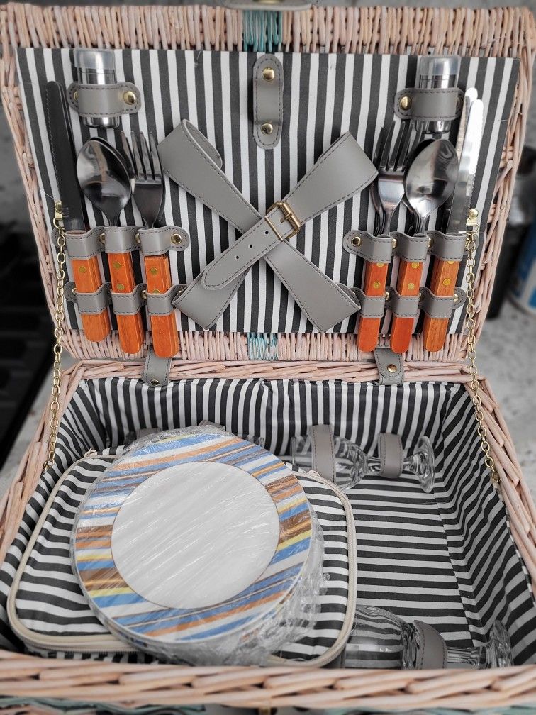 Picnic basket