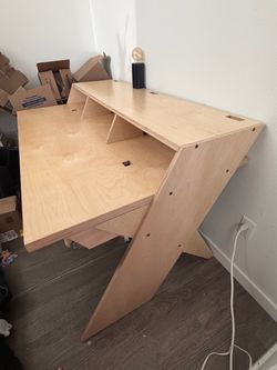 Defi platform studio desk