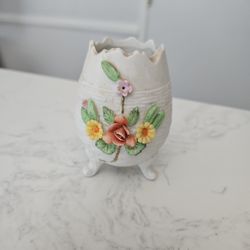 Vintage Lefton Porcelain Egg Vase 