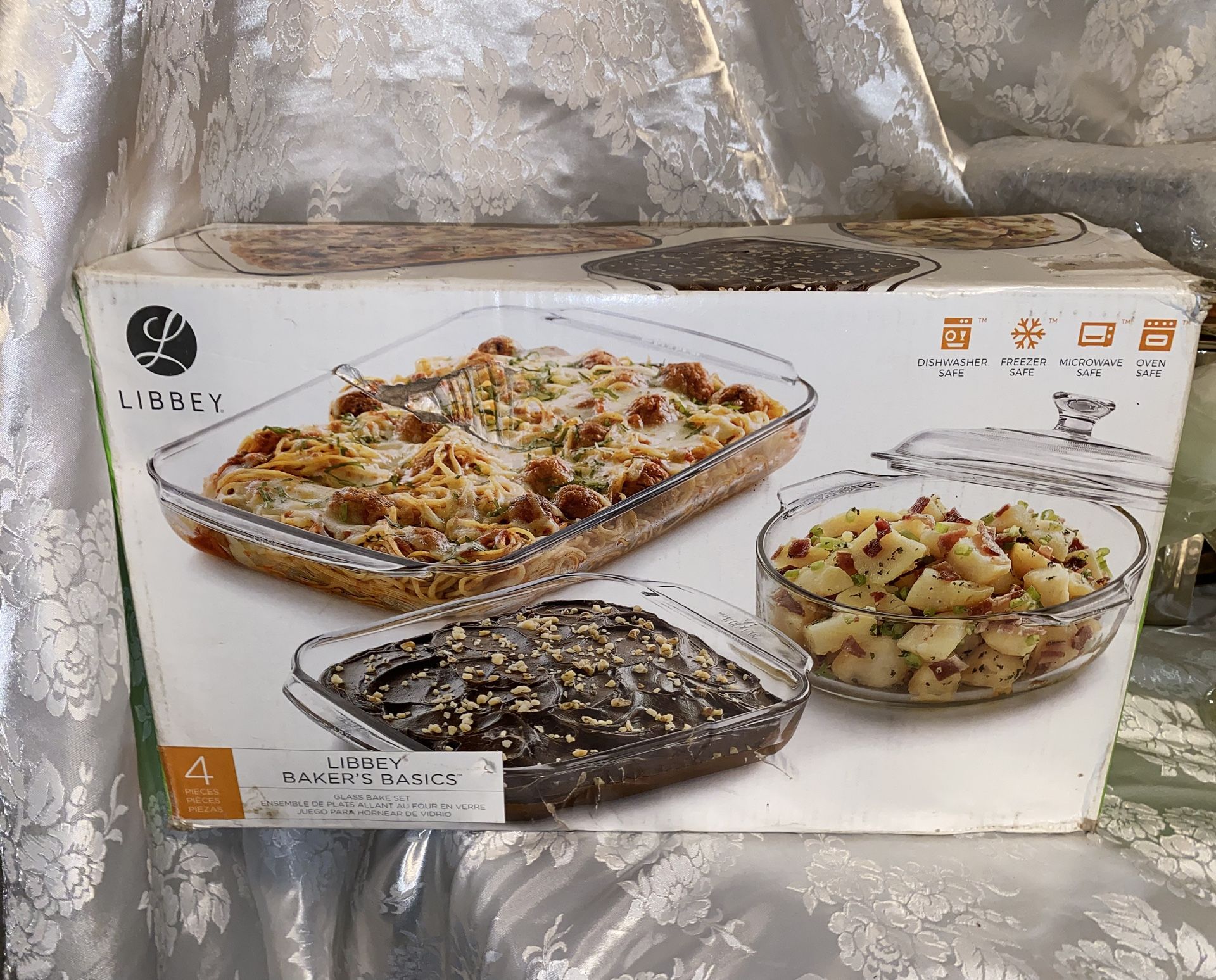 Libby’s 4 Pc. Bake set ~ New With Box
