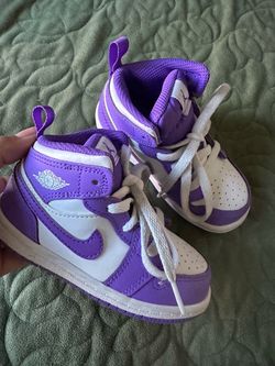 Girl shoes