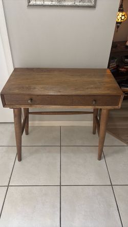 Small light wood desk-great condition