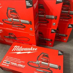 Milwaukee M12 Grease Gun (2446-20)