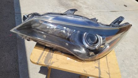 2017 Toyota Camry headlight