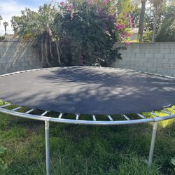 Trampoline 