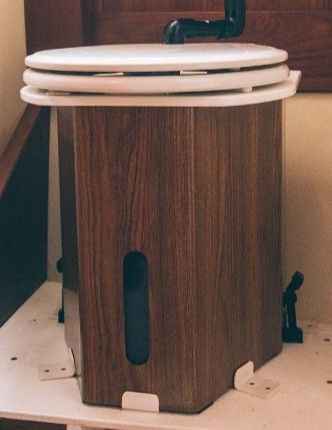 C HEAD COMPOSTING TOILET