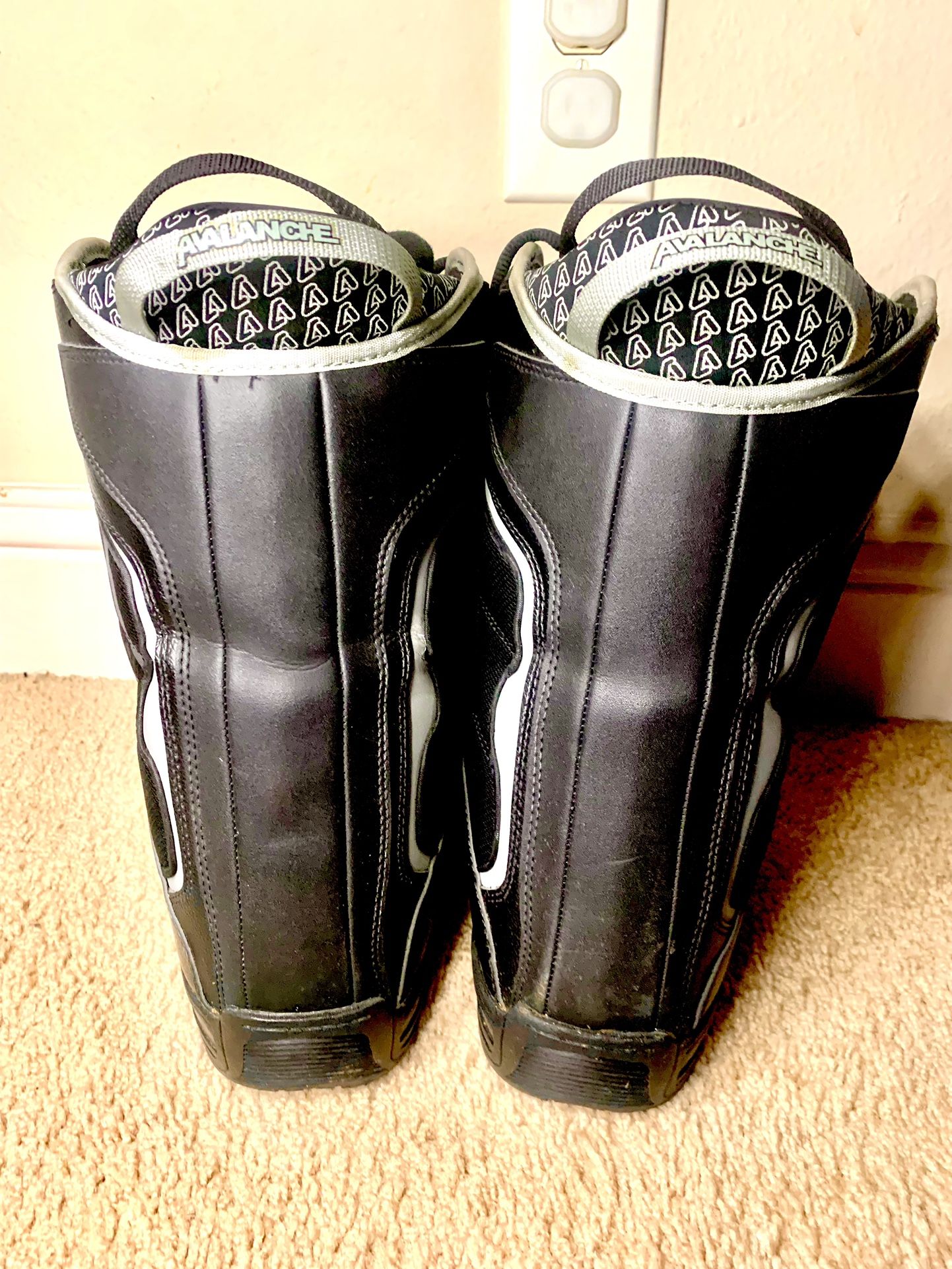 PRO-SNOWBOARDING BOOTS Size 12M🥾(🔥like BRAND NEW used 1X🔥)( Great SHAPE & CONDITION:10/10)