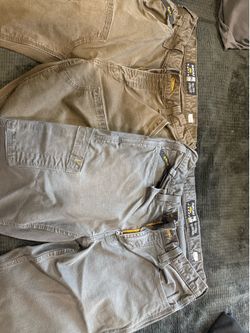 Men’s Ariat cargo pants (32W x 30L)