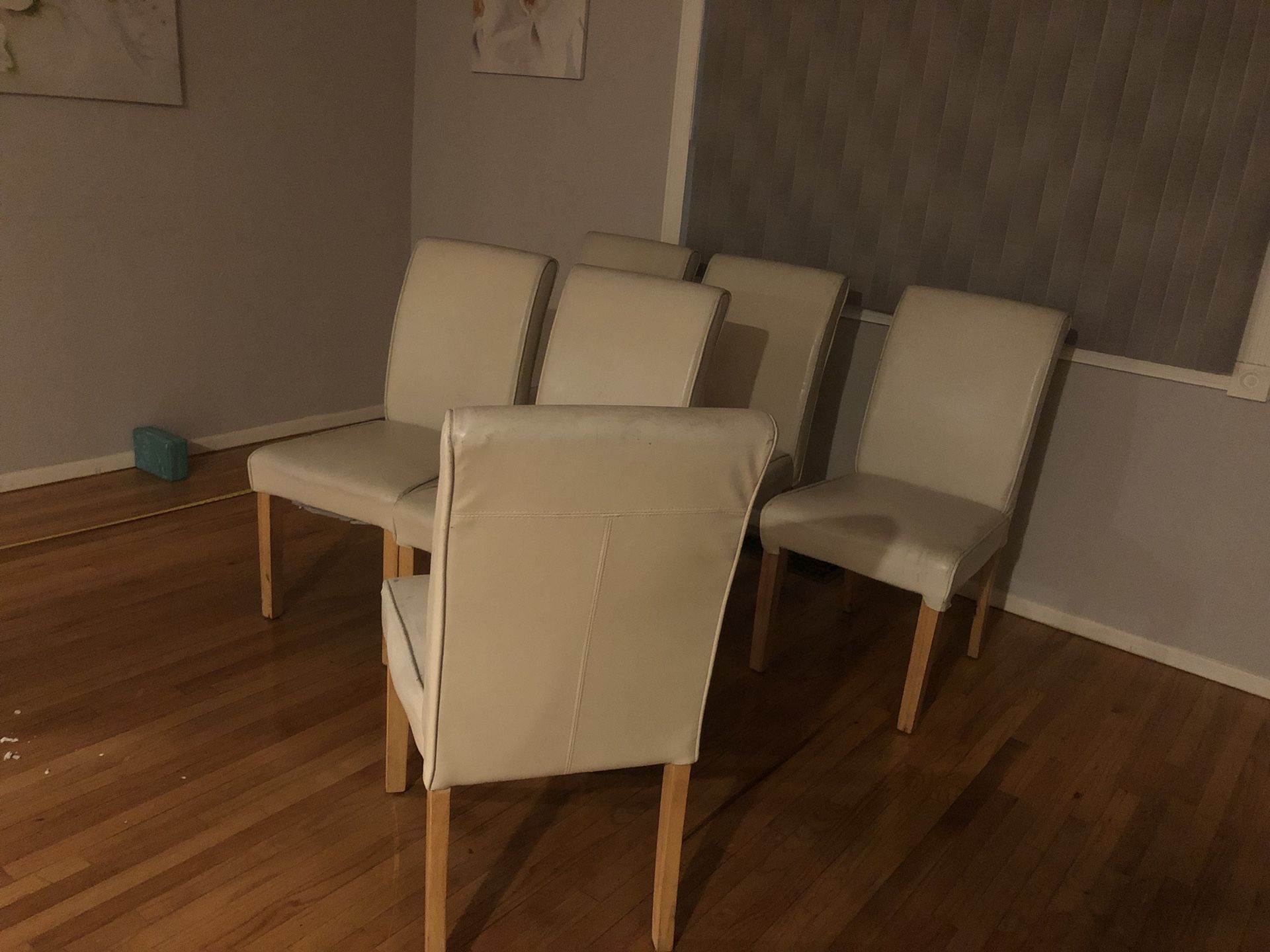Super offer 10 chairs for 100