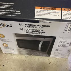 whirlpool microwave in great shape